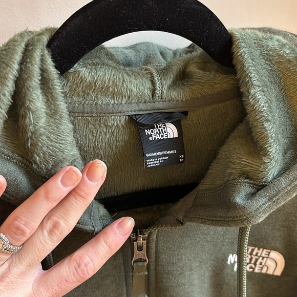New without tags Green North Face zip up - Picture 3 of 3